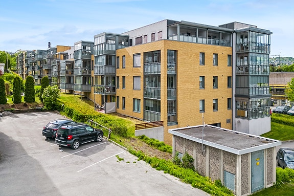 Koselig leilighet i 2. etasje i Mustadhagen brl, som har en svær sentral og attraktiv beliggenhet midt i Gjøvik sentrum!