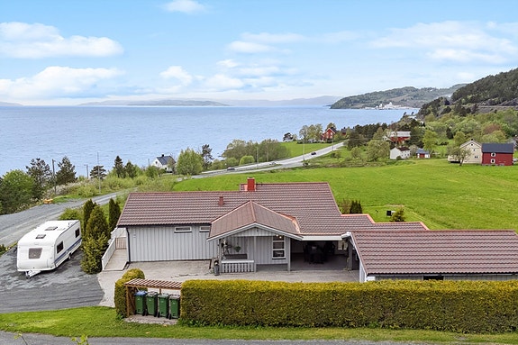 Flott eiendom med fantastisk utsikt og gode solforhold