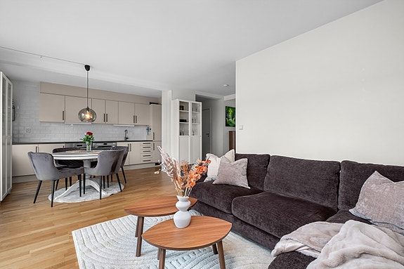 Velkommen til Østmarkveien 6C! En tiltalende 3-roms leilighet med attraktiv beliggenhet på Lade!