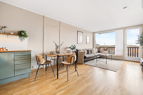 Velkommen til denne flotte leiligheten med hybel (10.000) i Hålogalandsgata 124!