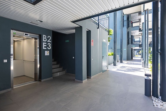 Eksklusiv toppleilighet med panoramautsikt og resort-fasiliteter | Selges fullt møblert | 3 soverom og 2 bad