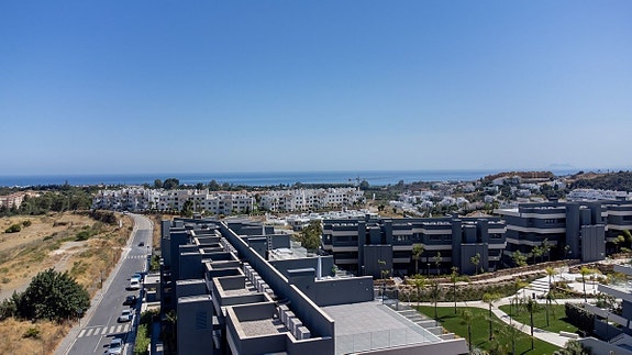 Eksklusiv toppleilighet med panoramautsikt og resort-fasiliteter | Selges fullt møblert | 3 soverom og 2 bad