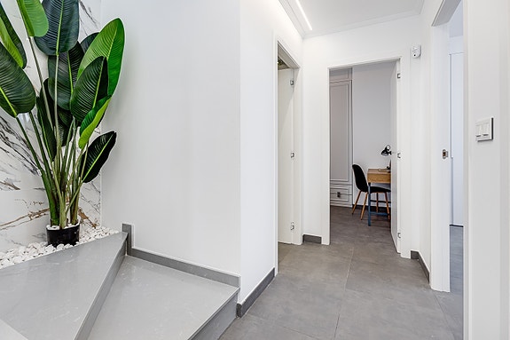 SOLGT! Like ved stranden i La Mata! Ny moderne villa med 4 soverom og 4 bad - Takterrasse med nydelig havutsikt!