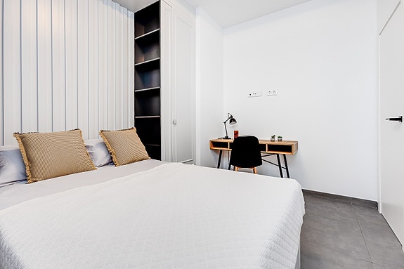 SOLGT! Like ved stranden i La Mata! Ny moderne villa med 4 soverom og 4 bad - Takterrasse med nydelig havutsikt!