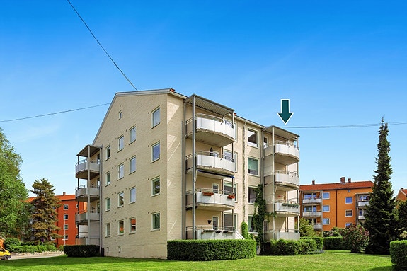 Sigurd Følstad Skarsem ved DNB Eiendom avd. Nordstrand ønsker deg velkommen til et spennende oppussingsobjekt i Gråsteinveien 1!