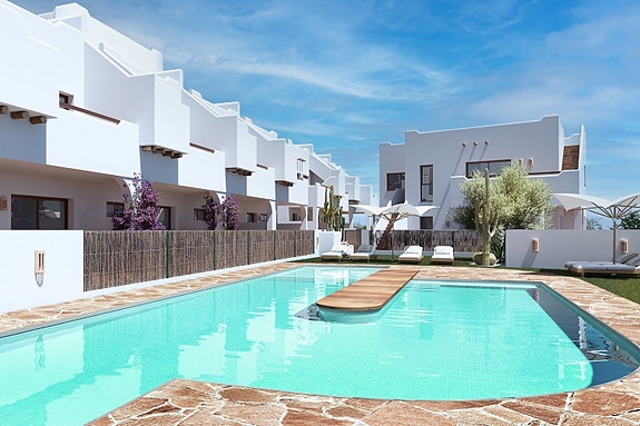 Nyhet! Duplex leilighet| 3 soverom og 2 bad | Takterrasse | Nydelig fellesområde