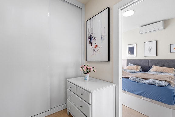 SOLGT! Enebolig med 4 soverom og eget svømmebasseng | Nylig renovert | Tomt på ca 700m2 | Ferdig møblert!