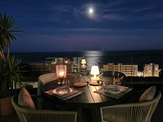 Eksklusiv penthouse med havutsikt, privat basseng og takterrasse - 3 soverom og 2 bad - Garasje og bod