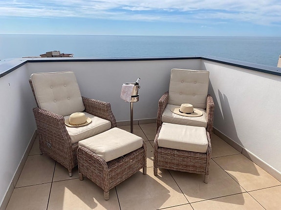 Eksklusiv penthouse med havutsikt, privat basseng og takterrasse - 3 soverom og 2 bad - Garasje og bod