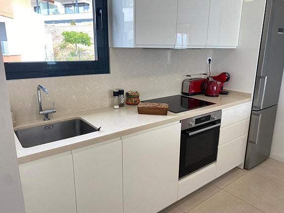 Eksklusiv penthouse med havutsikt, privat basseng og takterrasse - 3 soverom og 2 bad - Garasje og bod