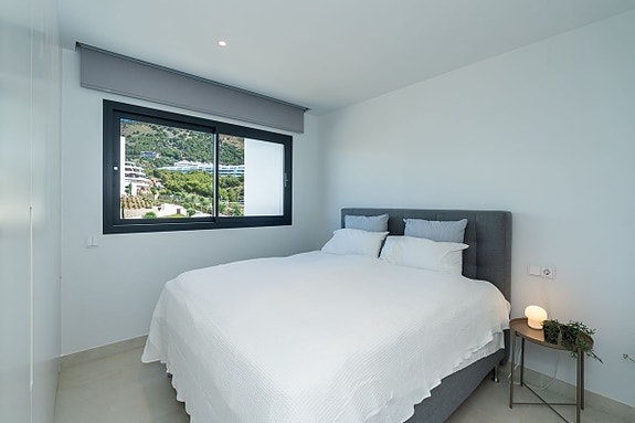 Unik hjørne-penthouse med hele etasjen for seg selv - Solrik, romslig og eksklusiv - 3 soverom og 2 bad