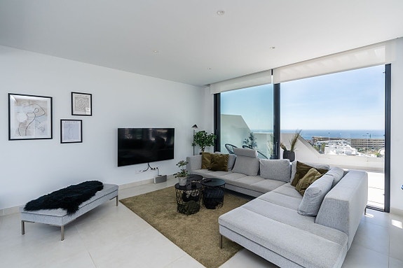 Unik hjørne-penthouse med hele etasjen for seg selv - Solrik, romslig og eksklusiv - 3 soverom og 2 bad