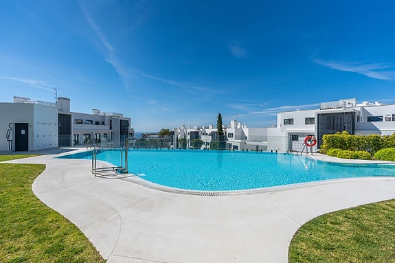 Unik hjørne-penthouse med hele etasjen for seg selv - Solrik, romslig og eksklusiv - 3 soverom og 2 bad