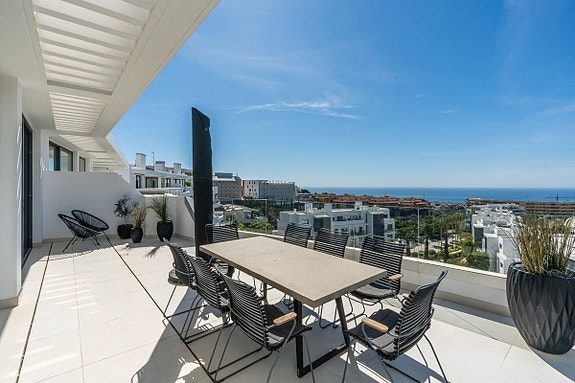 Unik hjørne-penthouse med hele etasjen for seg selv - Solrik, romslig og eksklusiv - 3 soverom og 2 bad