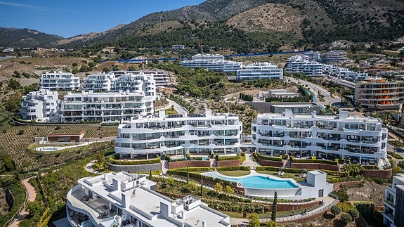 Unik hjørne-penthouse med hele etasjen for seg selv - Solrik, romslig og eksklusiv - 3 soverom og 2 bad