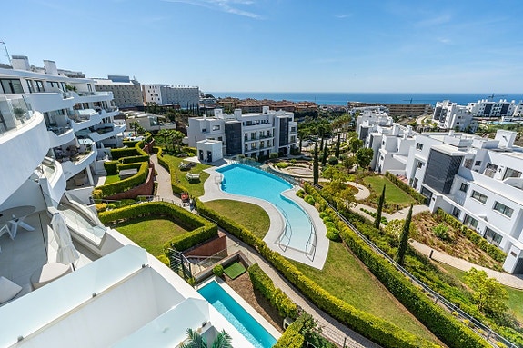 Unik hjørne-penthouse med hele etasjen for seg selv - Solrik, romslig og eksklusiv - 3 soverom og 2 bad