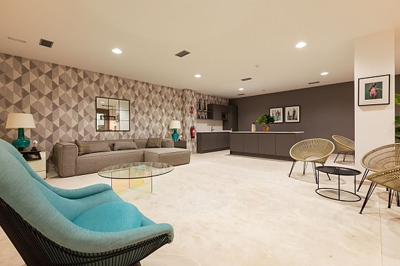 Eksklusiv toppetasje med takterrasse, panoramautsikt og høy utleieavkastning - Møblert!