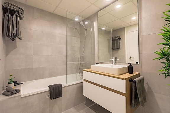 Eksklusiv toppetasje med takterrasse, panoramautsikt og høy utleieavkastning - Møblert!