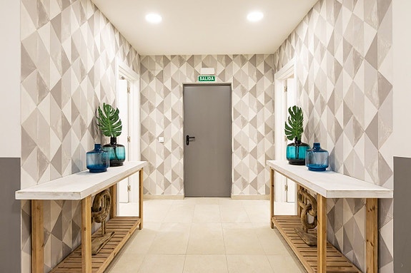 Eksklusiv toppetasje med takterrasse, panoramautsikt og høy utleieavkastning - Møblert!