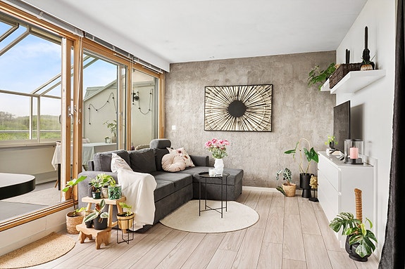 Velkommen til Digranesveien 21, og denne flotte studioleiligheten med sentral og attraktiv beliggenhet i populære Rosenli.