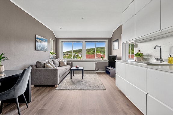 Sandra Bjerkemo Kristiansen v/DNB Eiendom har gleden av å presentere Selvbyggerveien 62!