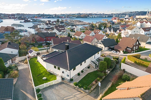 EiendomsMegler 1 v/Sindre Kjøll Kristensen presenterer Nordahaugen 10!