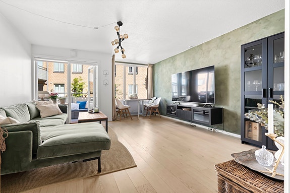 Tor Martin Tinderholt v/Privatmegleren Aksept har gleden av å ønske velkommen til denne lekre leiligheten i Falbes gate 18E!