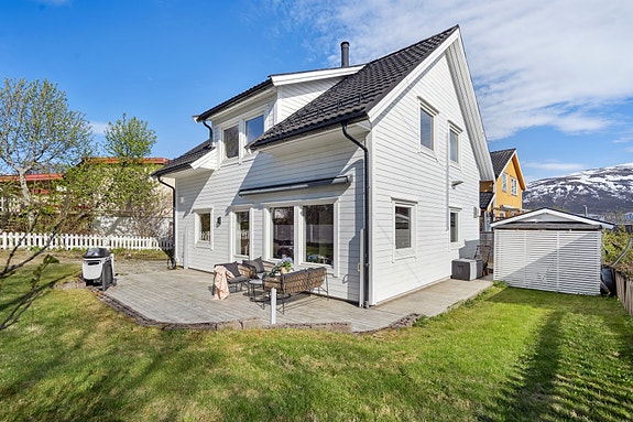 Eiendomsmegler Trude Berntsen presenterer denne koselige eneboligen på Isrenna