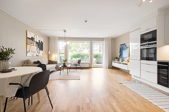 - Velkommen til Lørenvangen 46. Ved spørsmål, kontakt Sheraz Gilani (tlf: 984 91 885) - Nordvik Grünerløkka -