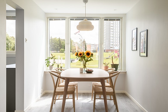 Beiteveien 4 presenteres av Daglig leder Tommy Stensrud ved Boa Eiendomsmegling.