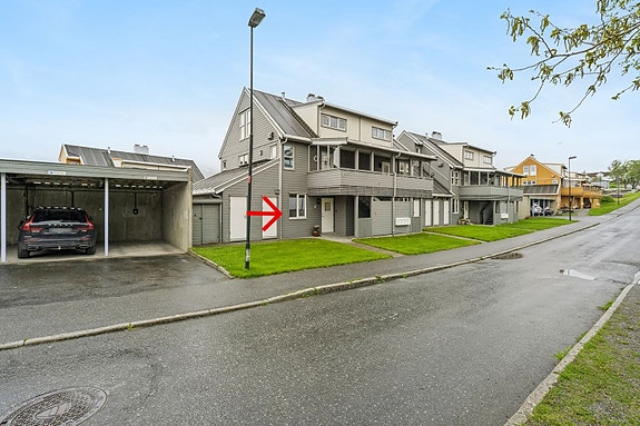 Velkommen til Nessgata 28A! Nærmeste carport tilhører denne enheten.