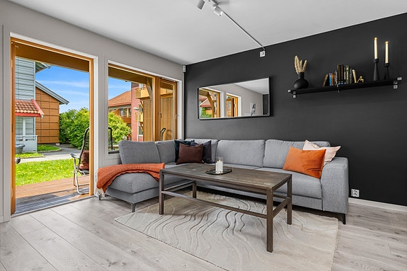 EiendomsMegler 1 ved Marianne Vasiljevic ønsker velkommen til
Søndre Berg 17 B.