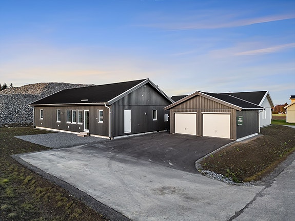 Eiendomsmegler Krogsveen v/Tony Kristiansen har gleden av å presentere Fyrhusvegen 13!