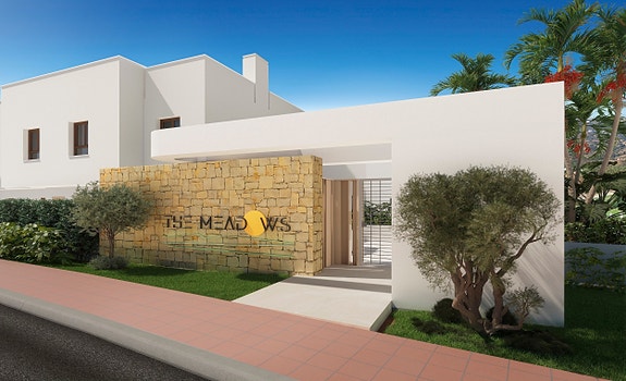 Nytt moderne rekkehus med egen garasje | 3 soverom og 2 bad | Høye kvaliteter | Terrasse og hage | Nydelig fellesområde