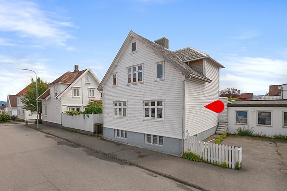 EiendomsMegler1 v/Sjur Svihus presenterer Steingata 24 - 1. etasje