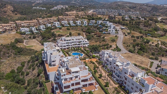 Duplex penthouse over to plan med 4 soverom, takterrasse og panoramautsikt - New Golden Mile