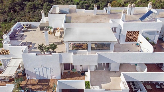 Duplex penthouse over to plan med 4 soverom, takterrasse og panoramautsikt - New Golden Mile