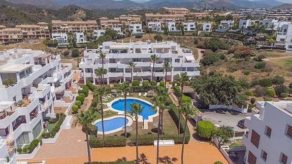 Duplex penthouse over to plan med 4 soverom, takterrasse og panoramautsikt - New Golden Mile