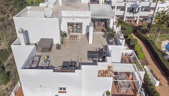 Duplex penthouse over to plan med 4 soverom, takterrasse og panoramautsikt - New Golden Mile