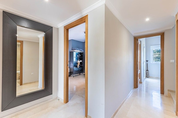 Duplex penthouse over to plan med 4 soverom, takterrasse og panoramautsikt - New Golden Mile