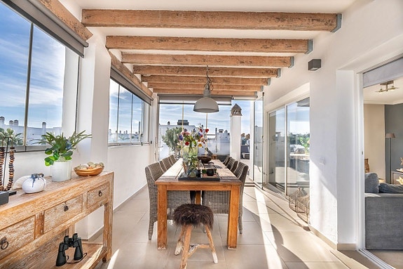 Duplex penthouse over to plan med 4 soverom, takterrasse og panoramautsikt - New Golden Mile