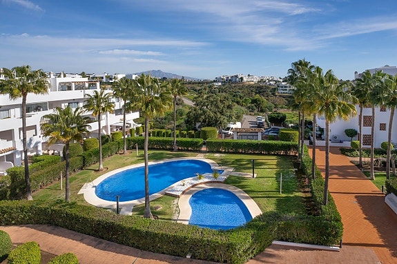 Duplex penthouse over to plan med 4 soverom, takterrasse og panoramautsikt - New Golden Mile