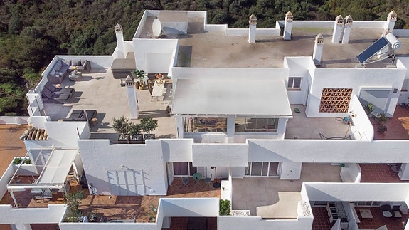 Duplex penthouse over to plan med 4 soverom, takterrasse og panoramautsikt - New Golden Mile