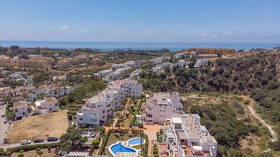 Duplex penthouse over to plan med 4 soverom, takterrasse og panoramautsikt - New Golden Mile