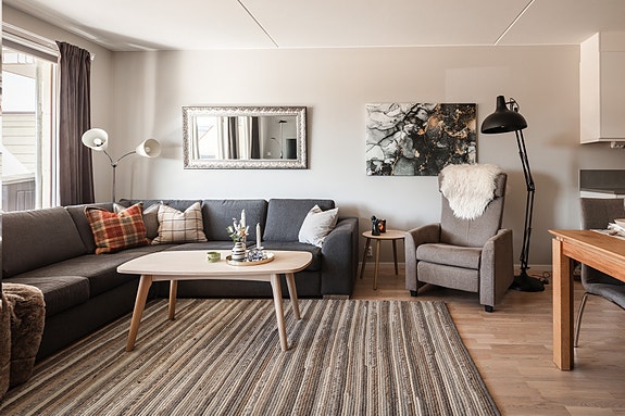 Hilda Langhus´ vei presenteres av EiendomsMegler1 v/Grunde Bergan Skillebekk.