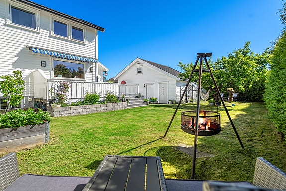 Velkommen til denne svært hyggelig opparbeidede eiendommen!