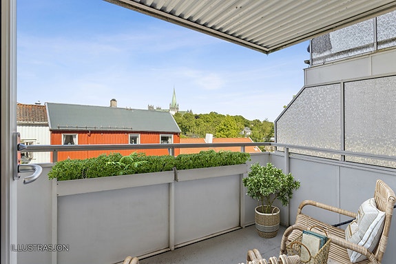 Velkommen til Vollabakken 5B! 2 roms med sentral beliggenhet og flott utsikt. Balkong på 5,6kvm med plass til sittegruppe.