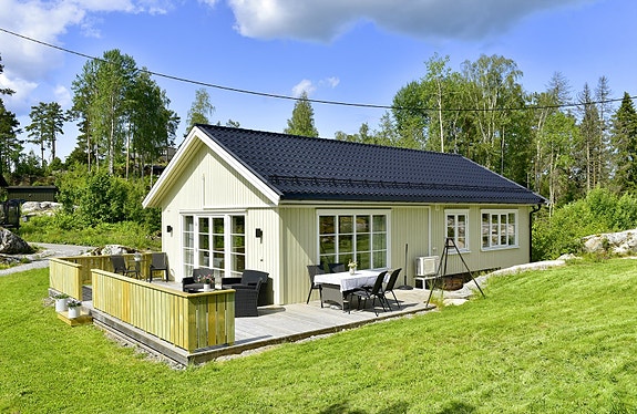 Velkommen til Rolighetveien 125 beliggende ved populære Lyseren Strandpark!