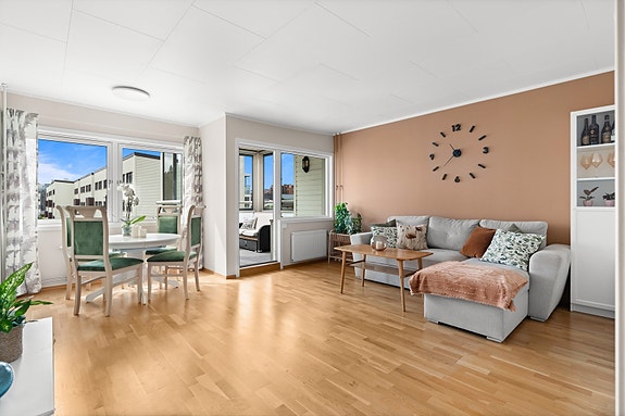 Velkommen til Sverres vei 1 - En lys og gjennomgående 2-roms med en god planløsning og store rom.