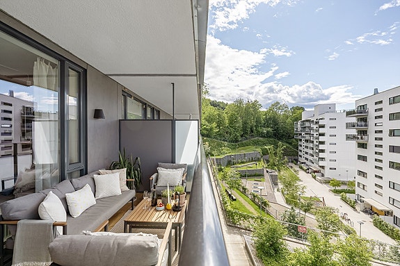 Velkommen til Ingeniørveien 8 presentert av Nina Friis Stensland v/Aktiv Eiendom. Her får dere et lyst og moderne hjem dere kan flytte rett inn i. Vi ses på visning!